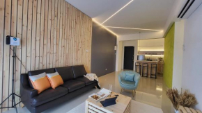 WoodenStay @ The Cove Hillside Residential (8-9pax)